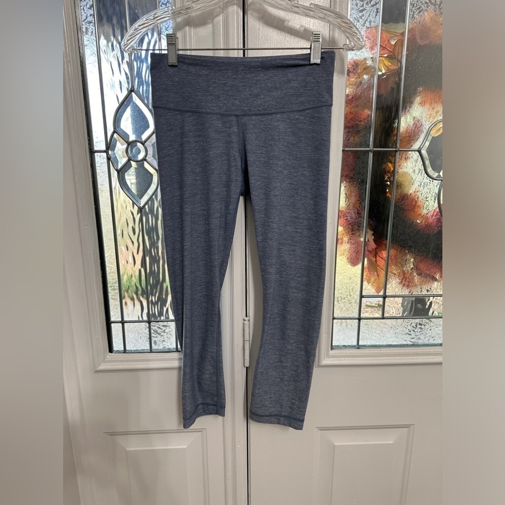 Lululemon Wunder mid-rise Under Crop 22” inseam size 4 in light blue.